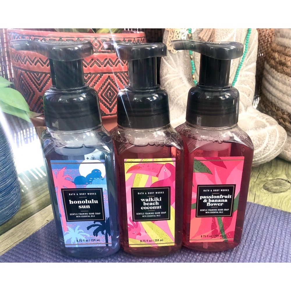 Bath and body works foaming hand soap bundle